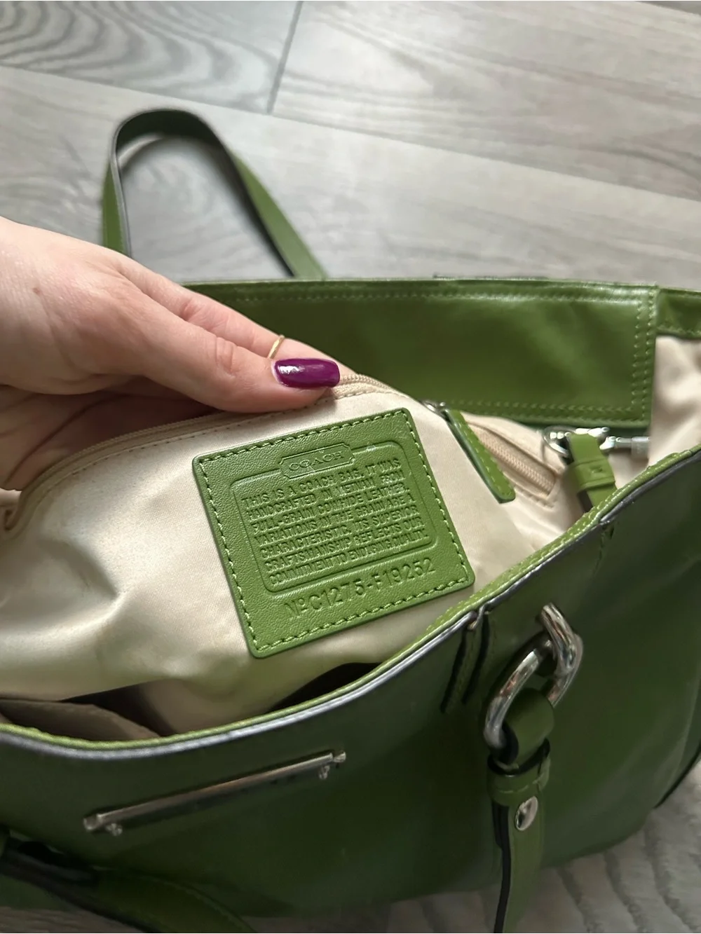 Green Coach Gallery Tote Bag - Picture 10 of 11